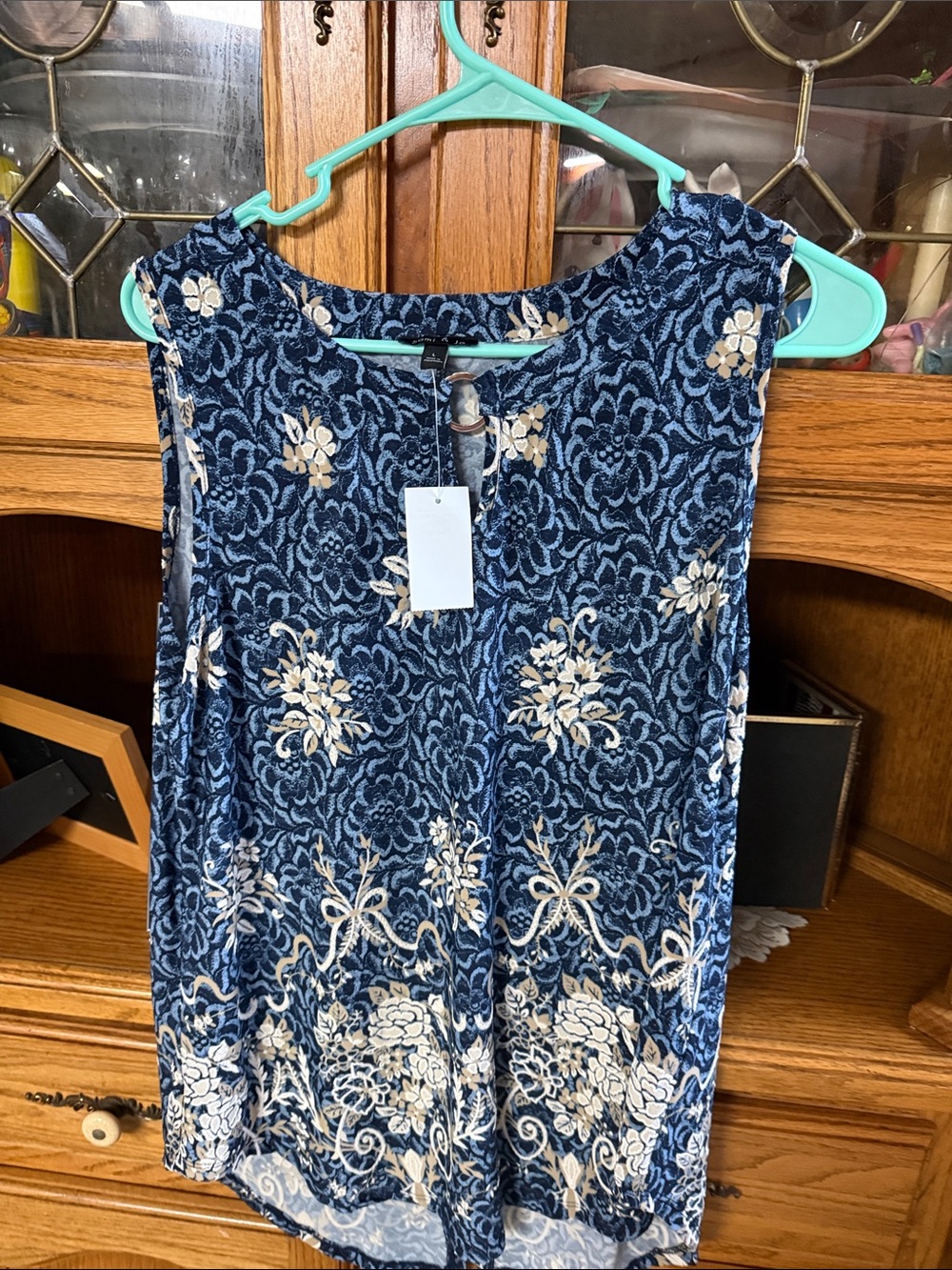 Sami & Jo Navy Floral Lace-Print Tank with Cream Flowers NWT size large